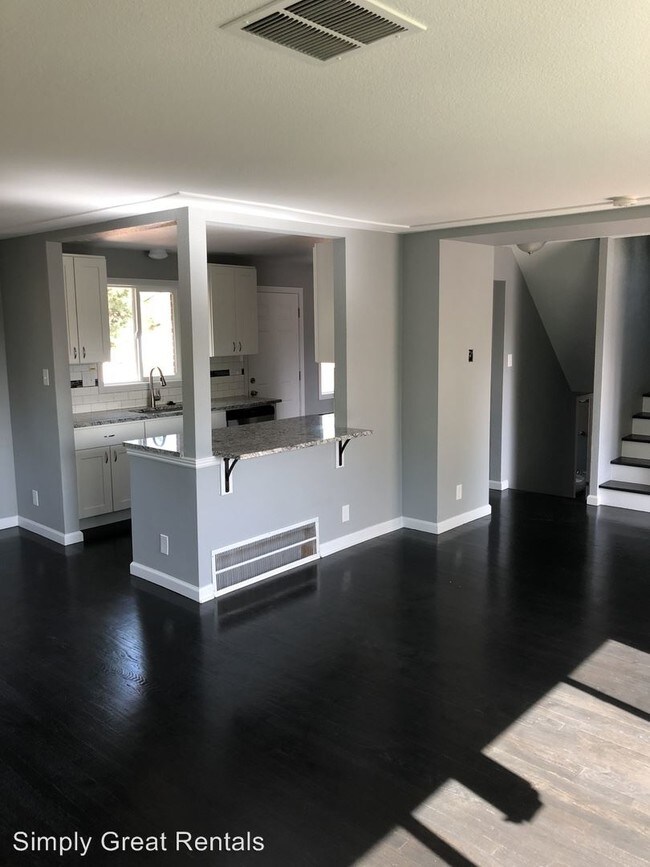 Building Photo - 5 br, 2 bath House - 2343 Paris St