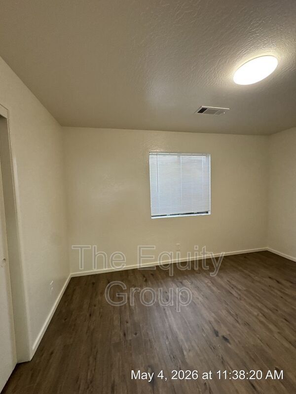 Building Photo - 10742 Railroad Ave