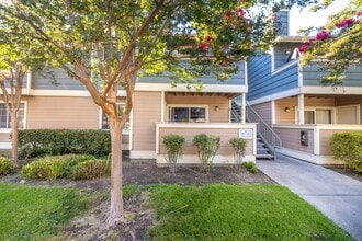 Building Photo - 2702 Somerset Park Cir