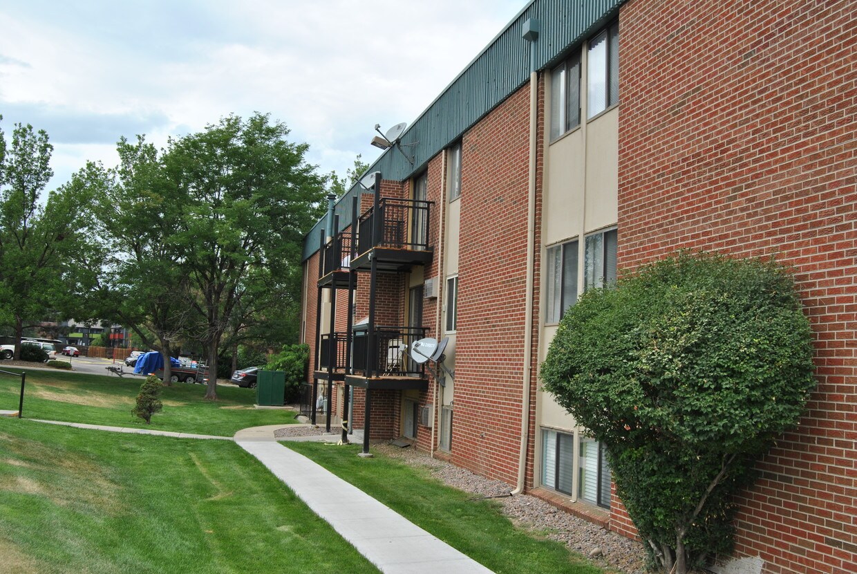 5995 W Hampden Ave, Denver, CO 80227 Condo for Rent in Denver, CO