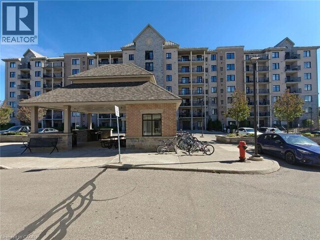 Photo du bâtiment - 776 Laurelwood Dr