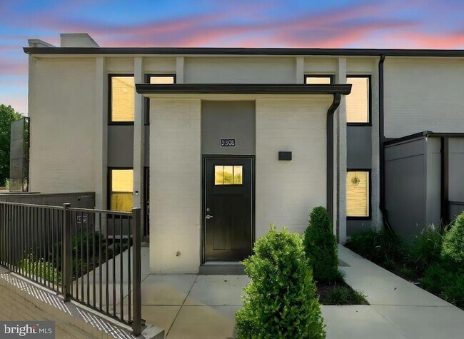 Foto del edificio - 19510 Village Walk