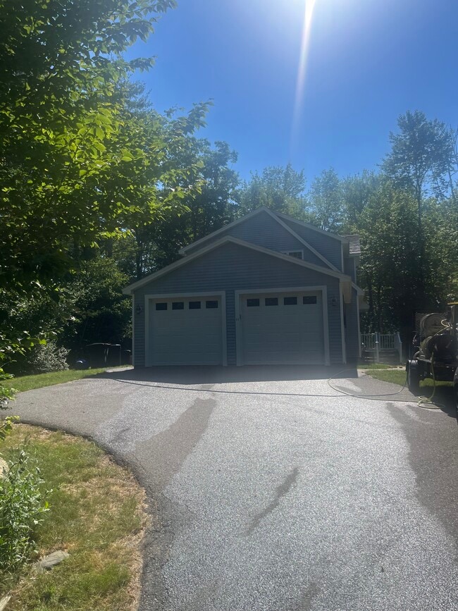 Building Photo - 11 Pinecrest Dr