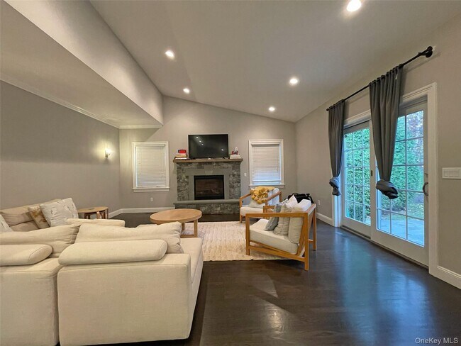 Foto del edificio - 1019 Grove St