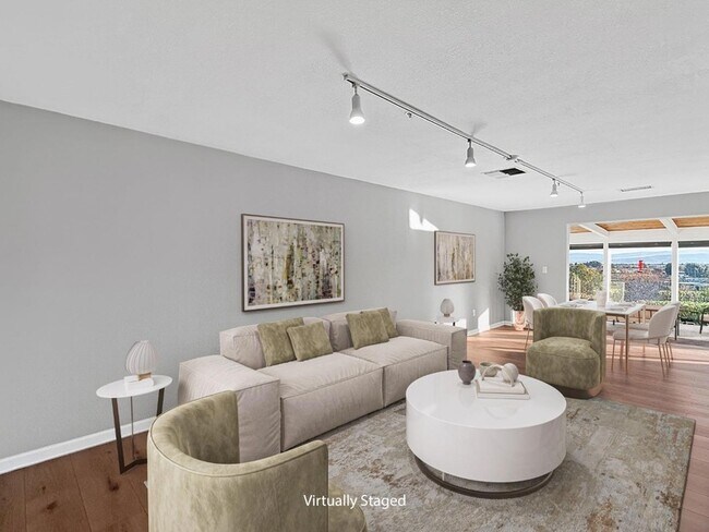 Foto del edificio - 2800 Roop Rd