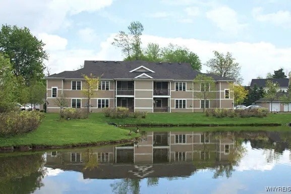 Primary Photo - 1 Stonington Ln