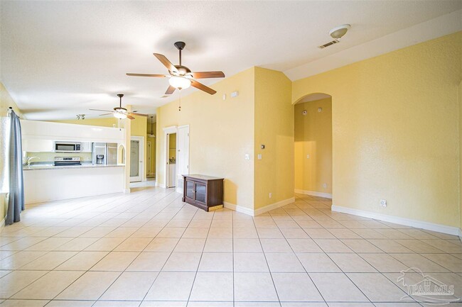 Foto del edificio - 7831 Stallworth Ln