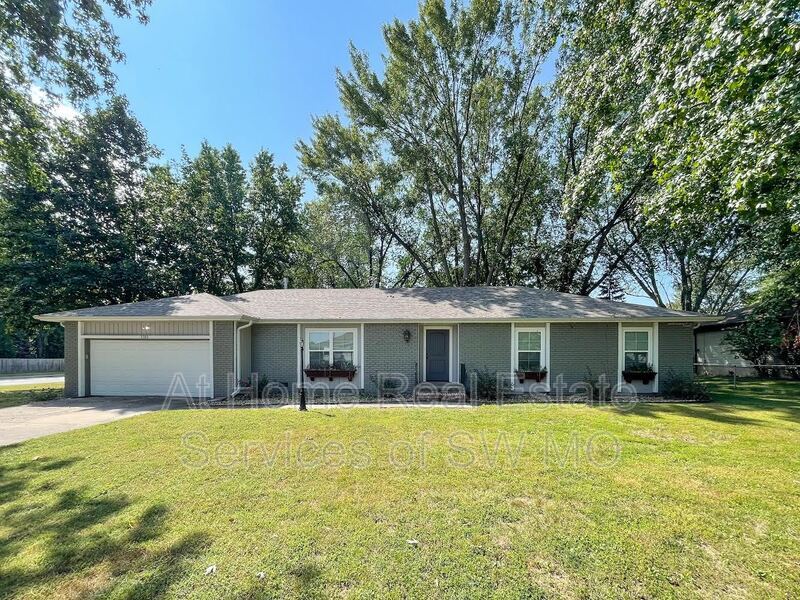 1380 E Deerfield St, Springfield, MO 65804 House Rental in