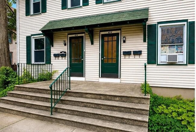 Photo - 424 Lippincott Avenue Unit B House