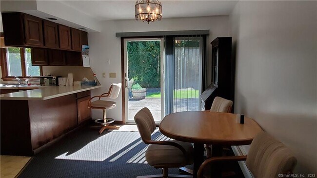 Foto del edificio - 32 Fernridge Rd