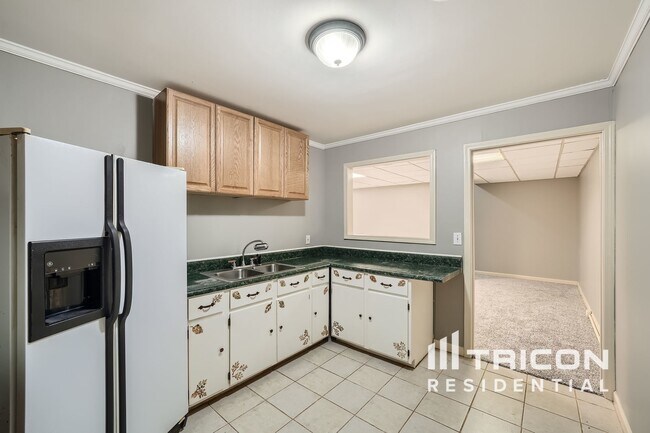 Foto del edificio - 8015 Victoria Ln