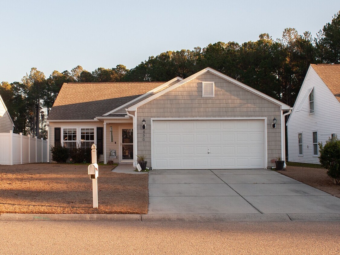 Foto principal - 456 Bellegrove Dr