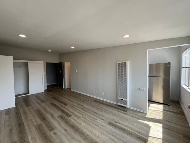 Interior Photo - 1253 Havenhurst Drive