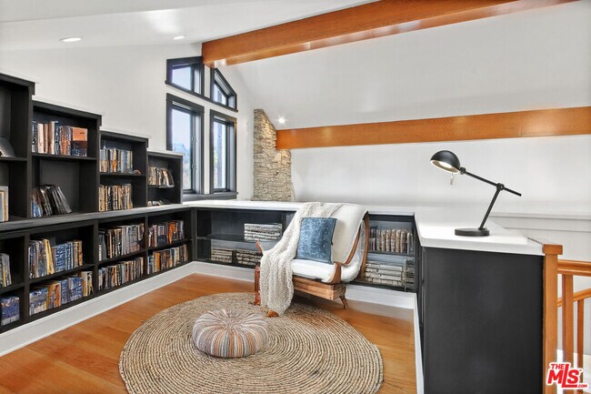 Foto del edificio - 3553 Cody Rd