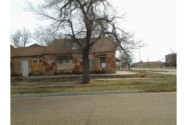 Building Photo - 308 N Lincoln St