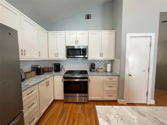 Foto del edificio - 9822 Samantha Suzanne Ct