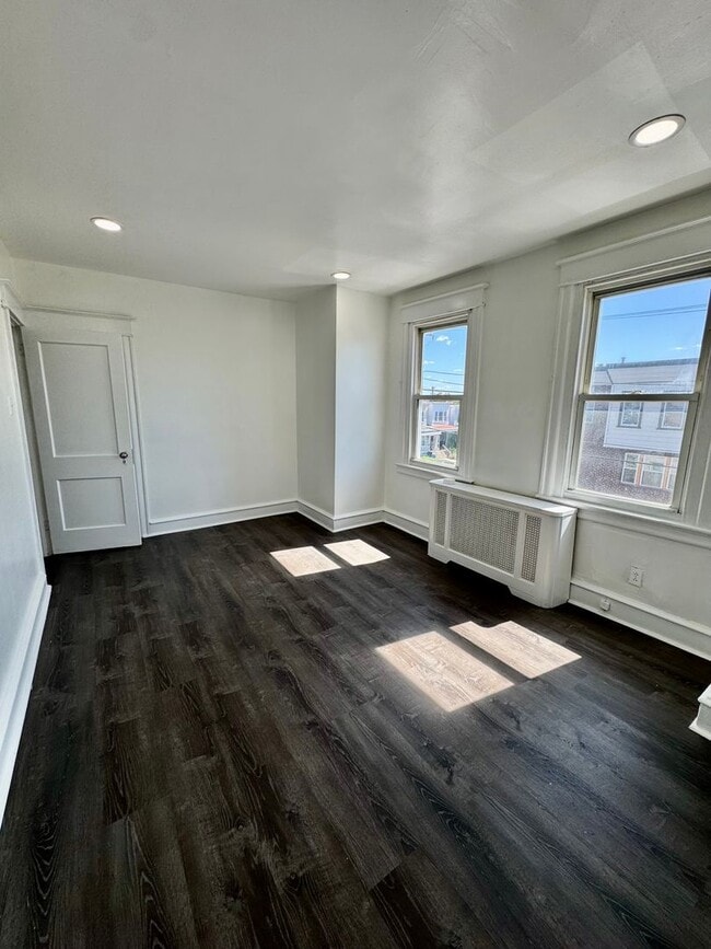 Foto del edificio - 1458 Rosalie St