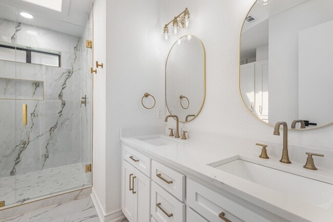 Building Photo - 922 Sycamore Creek Rd