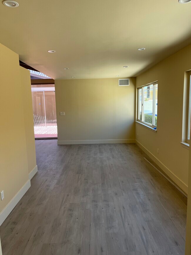 Master bedroom space - 1444 La Habra Dr