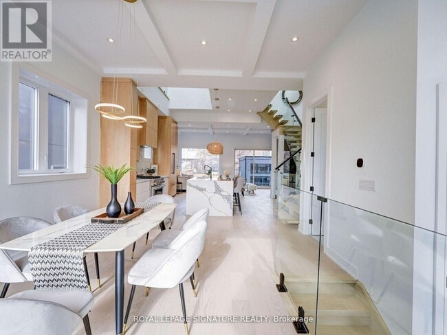 Building Photo - 376 O'Connor Dr