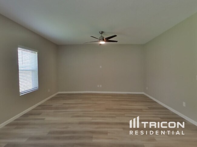 Foto del edificio - 7654 Greatford Wy