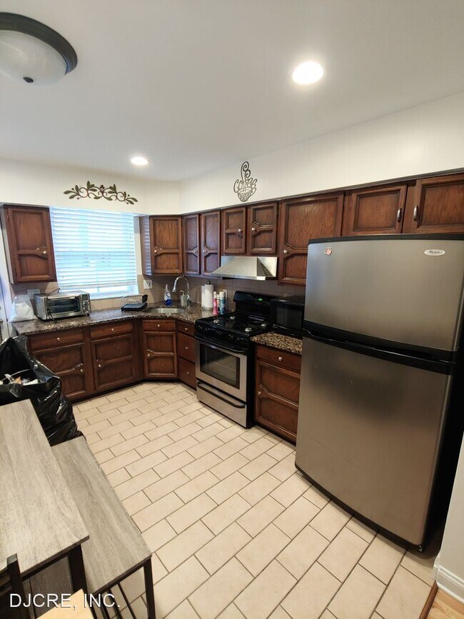 Foto del edificio - 3 br, 1.5 bath House - 2449 s Woodstock St...