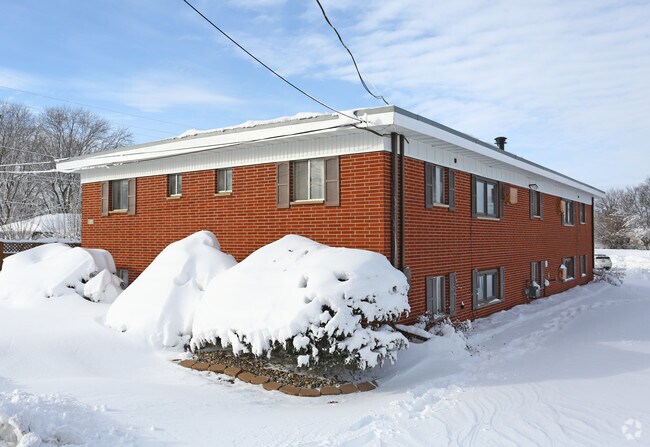 Building Photo - 810 W 1st St