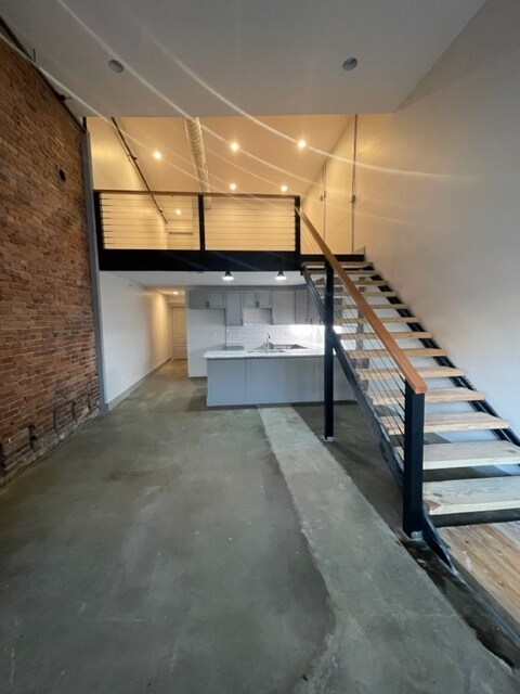 Building Photo - 203 Musgrove St
