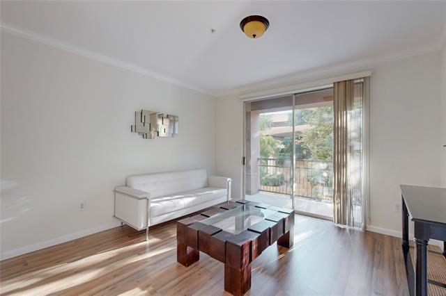 Foto del edificio - 330 Las Colinas Blvd E