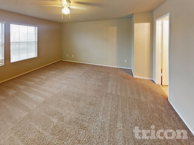 Building Photo - 7422 Amber Dr