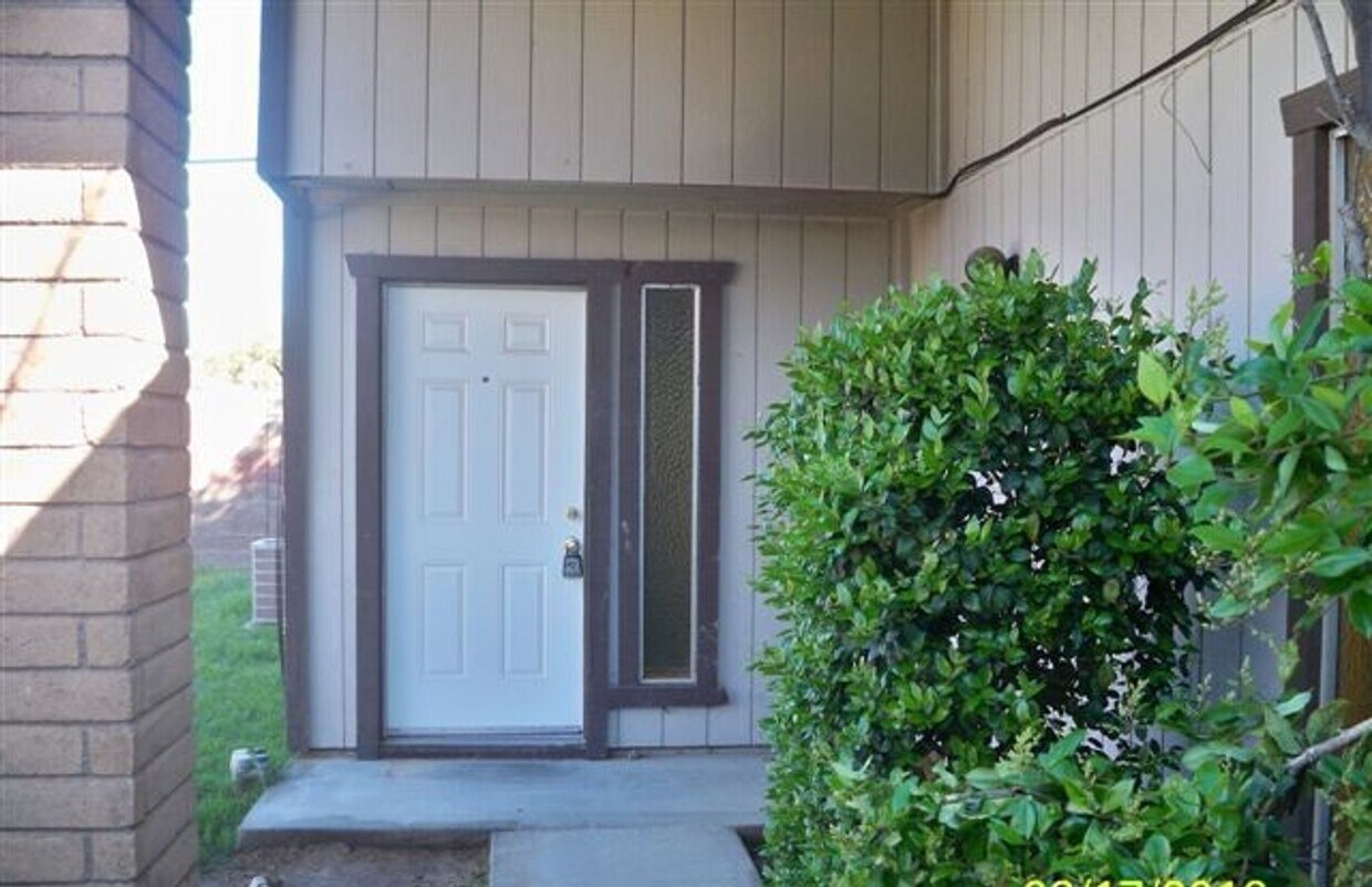 Building Photo - 7758-7760 Pompei Court