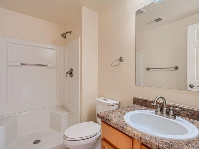Building Photo - 2BD / 2BA Condo - Great Location! Close to...