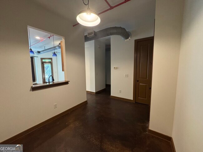 Building Photo - 250 Martha Dr