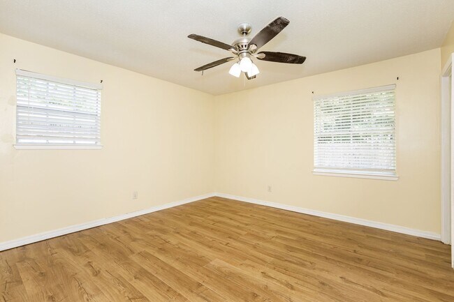 Building Photo - 3 Bedroom 2 Bath For Rent In Ocean Springs!!