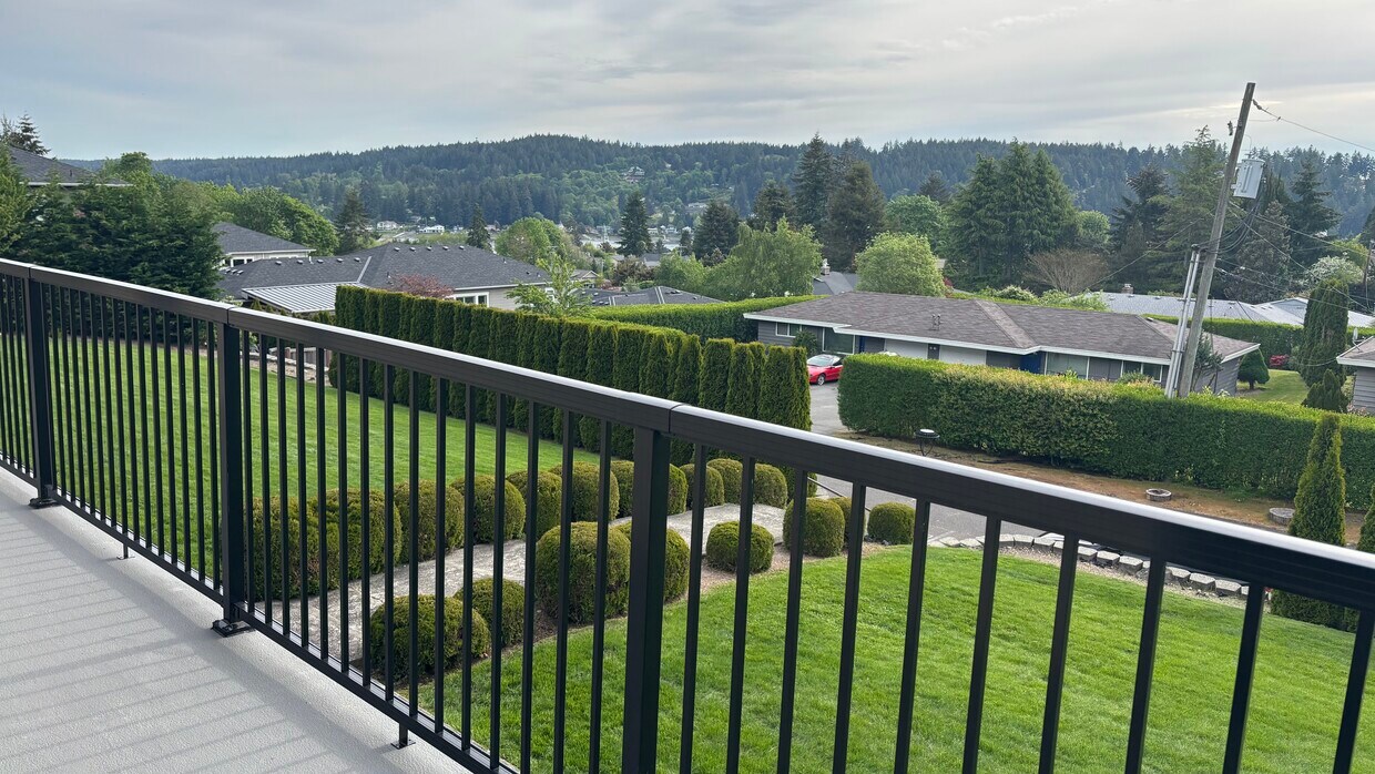 Views - 7800 Stinson Ave