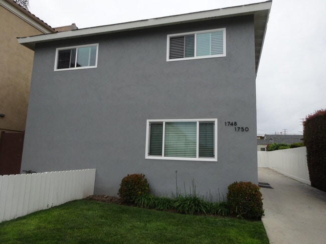 Building Photo - 1748 S Westgate Ave