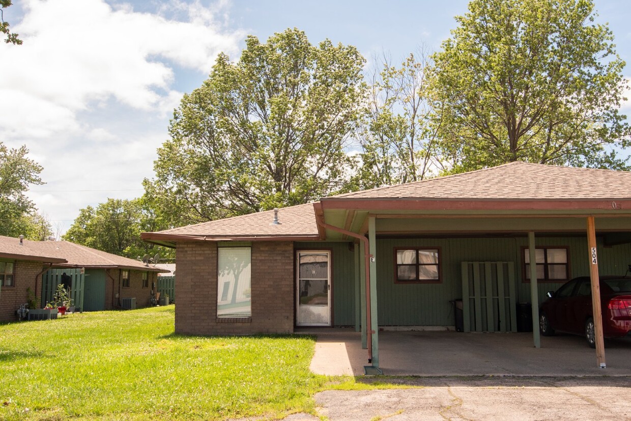 Primary Photo - "Charming 2-Bedroom Duplex at 502 N. Cline...