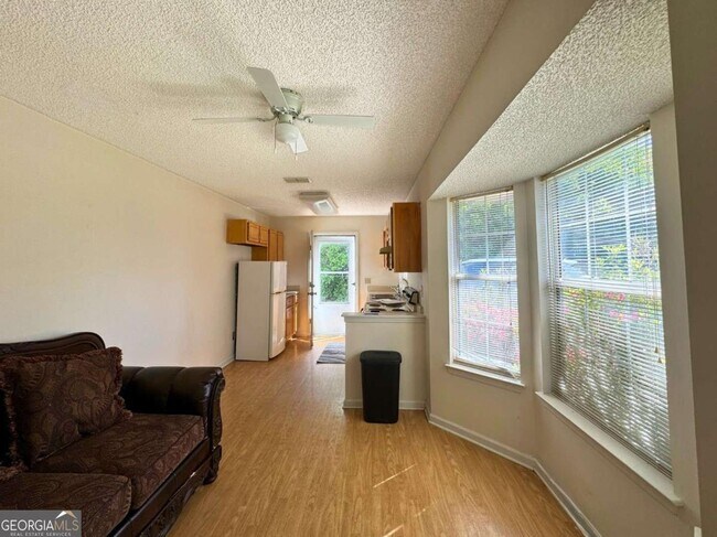 Foto del edificio - 110 Lake Crest Dr