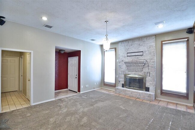 Foto del edificio - 5273 Sherbrooke Ln