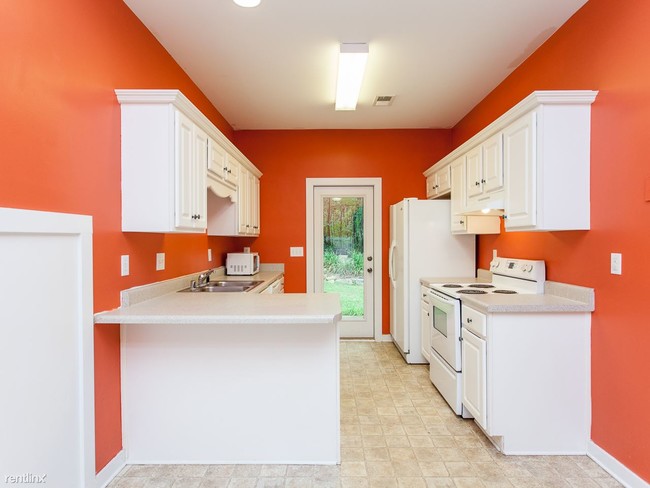 Building Photo - 9530 Brook Forest Cir