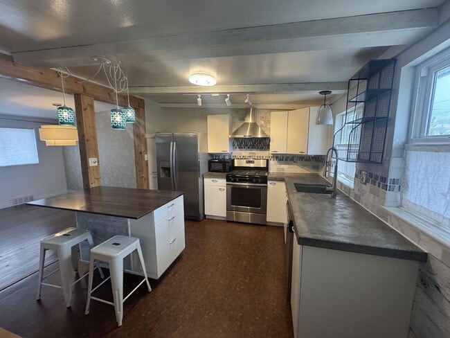 Foto del edificio - Spacious 3 Bed 2 Bath in the heart of Littleton
