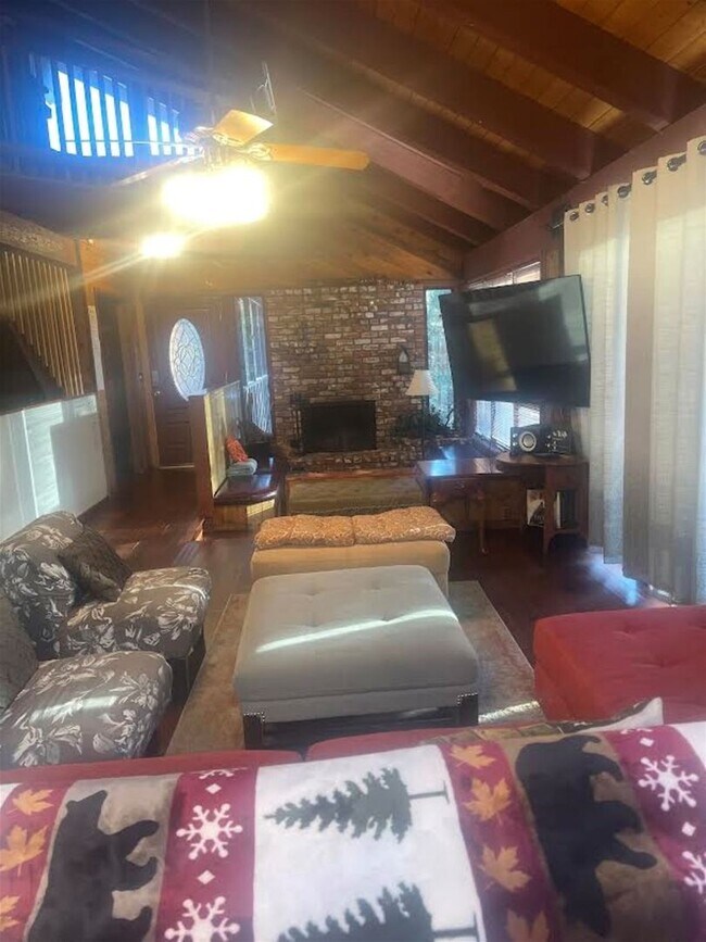 Building Photo - Spacious Home in Big Bear Lake with Garage