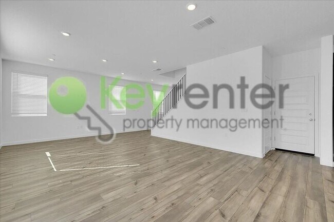 Building Photo - 2061 Hesperian Dr