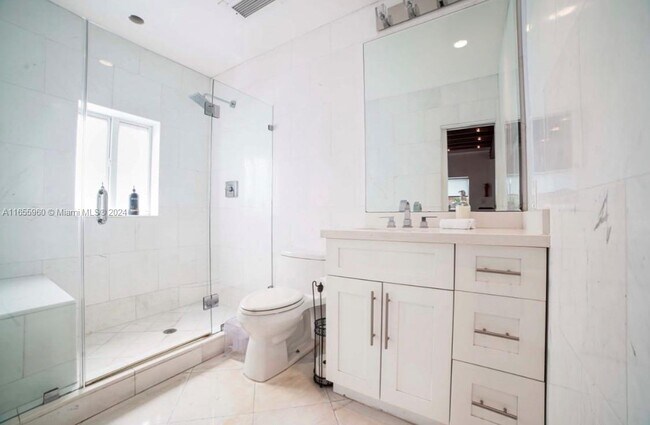 Foto del edificio - 524 NW 35th St