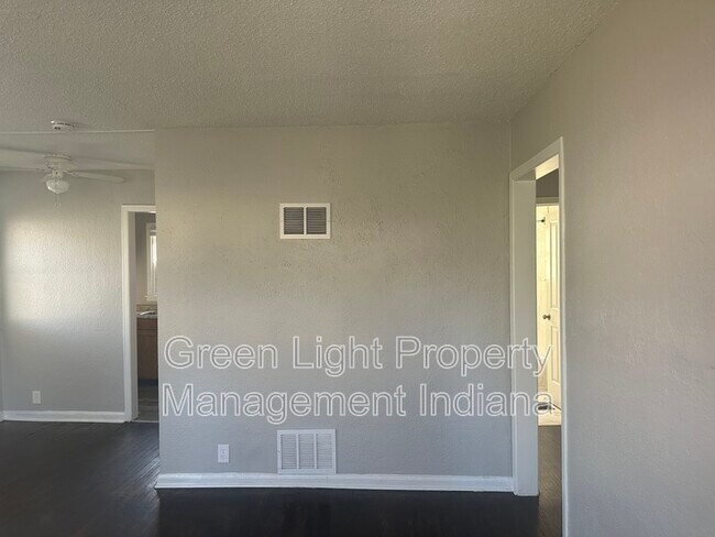 Foto del edificio - 4631 E 35th St