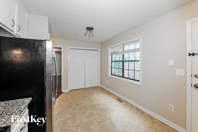Building Photo - 3418 Chastain Trce NE