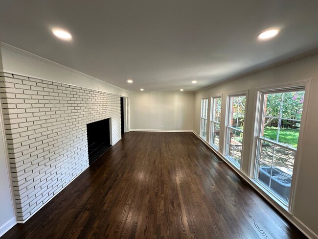 Building Photo - 5516 Sycamore Grove Ln