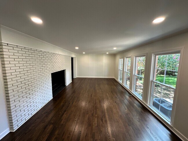 Foto del edificio - 5516 Sycamore Grove Ln