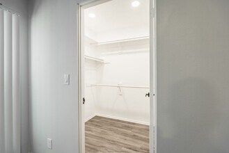 Interior Photo - 1527 Veteran Ave