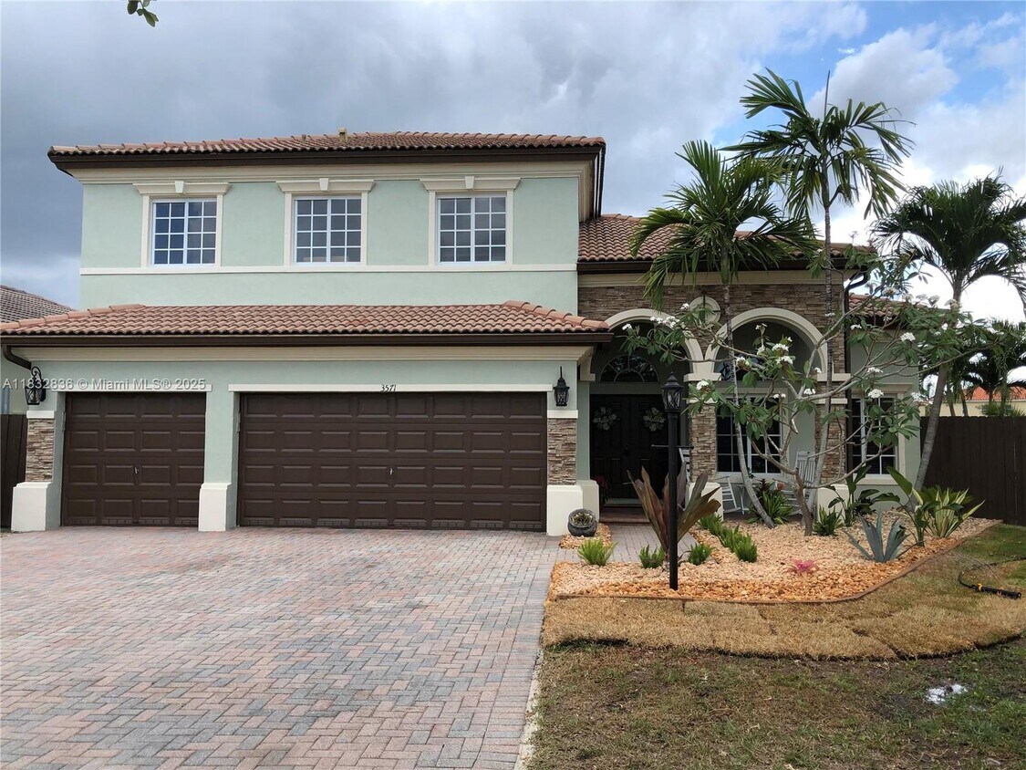 Foto principal - 3571 NE 11th Dr